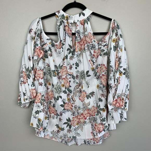 Magnolia South Floral Accordion Cold Shoulder Top - Picture 4 of 9